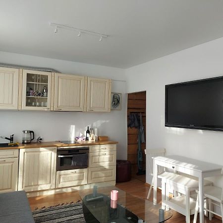Kesklinna Peatuspaik Talin Exterior foto