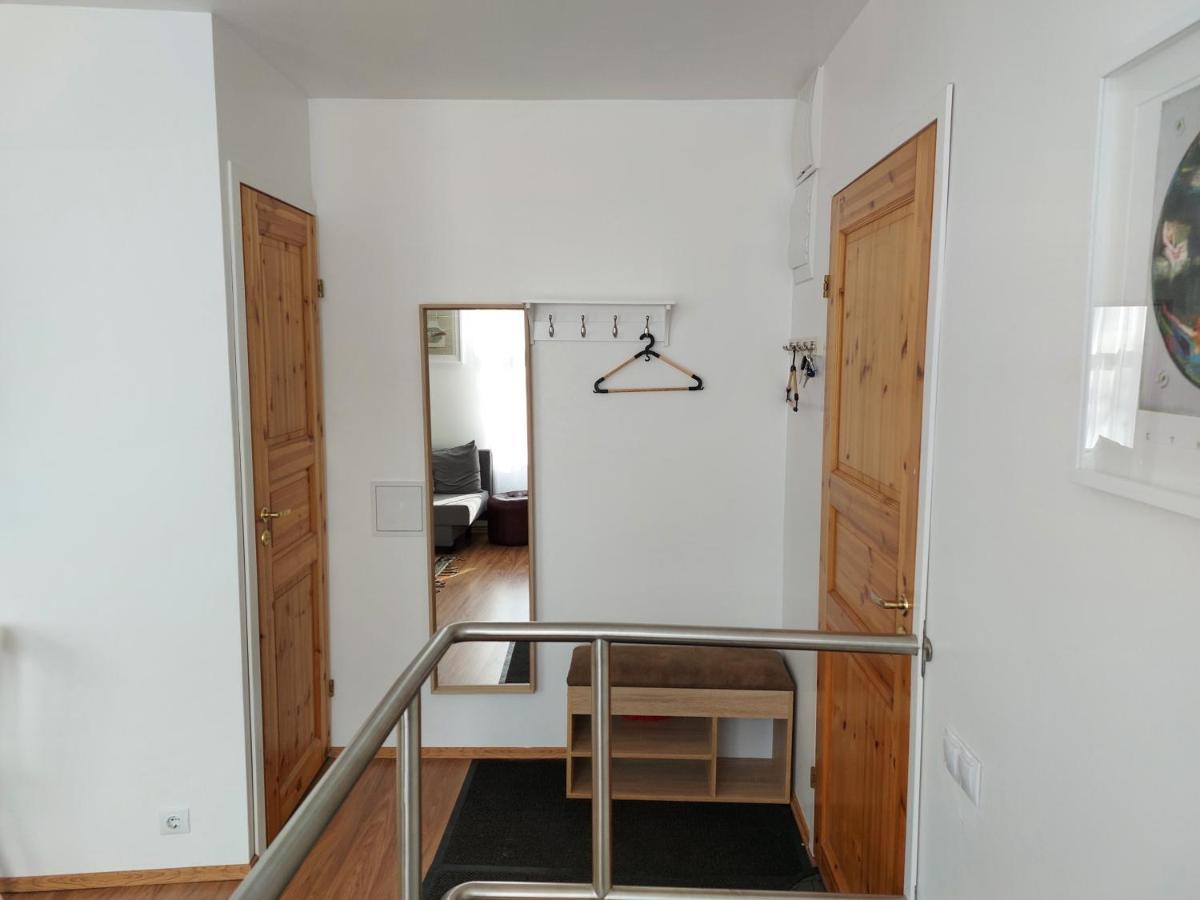Kesklinna Peatuspaik Talin Exterior foto