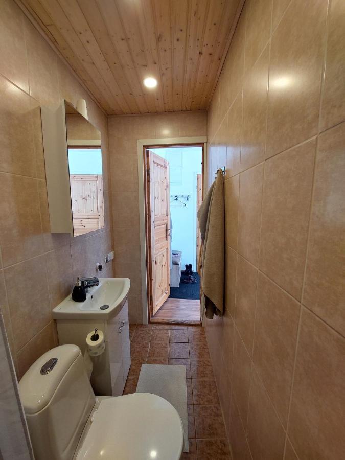 Kesklinna Peatuspaik Talin Exterior foto
