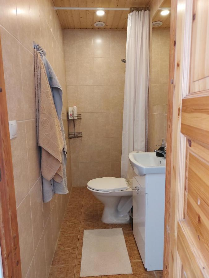 Kesklinna Peatuspaik Talin Exterior foto
